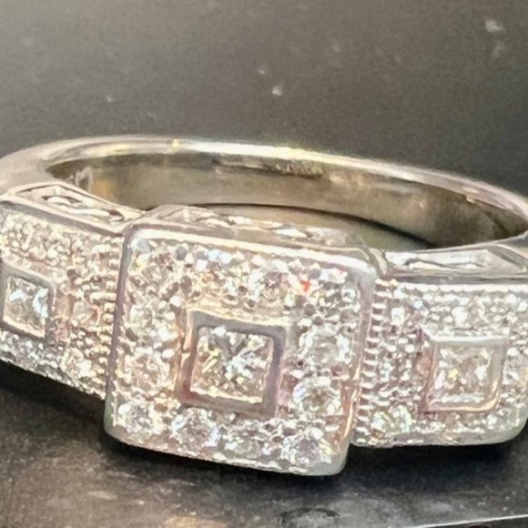 Vintage Charriol 18 Karat White Gold and Diamond Ring Size 6.75 #11233 - Picture 11 of 11